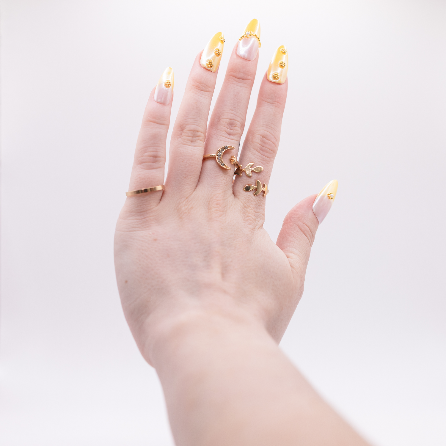 #2125 – Sunlit Luxe | Medium, Oval Reusable Ready-to-Wear Nails