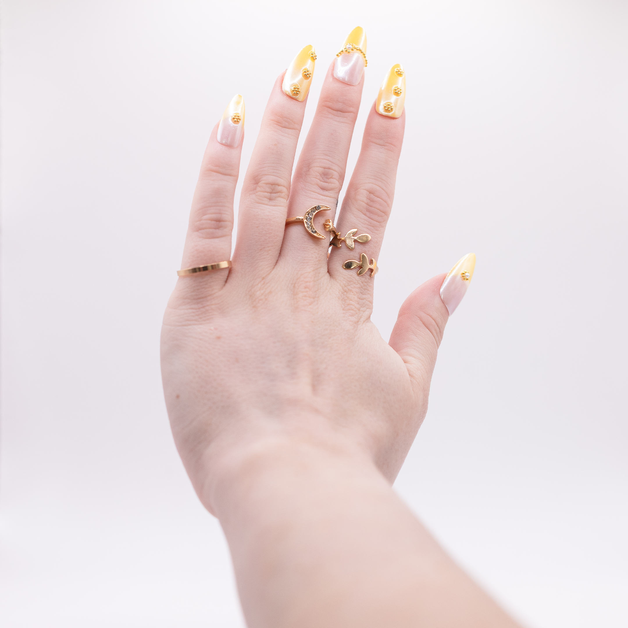 #2125 – Sunlit Luxe | Medium, Oval Reusable Ready-to-Wear Nails