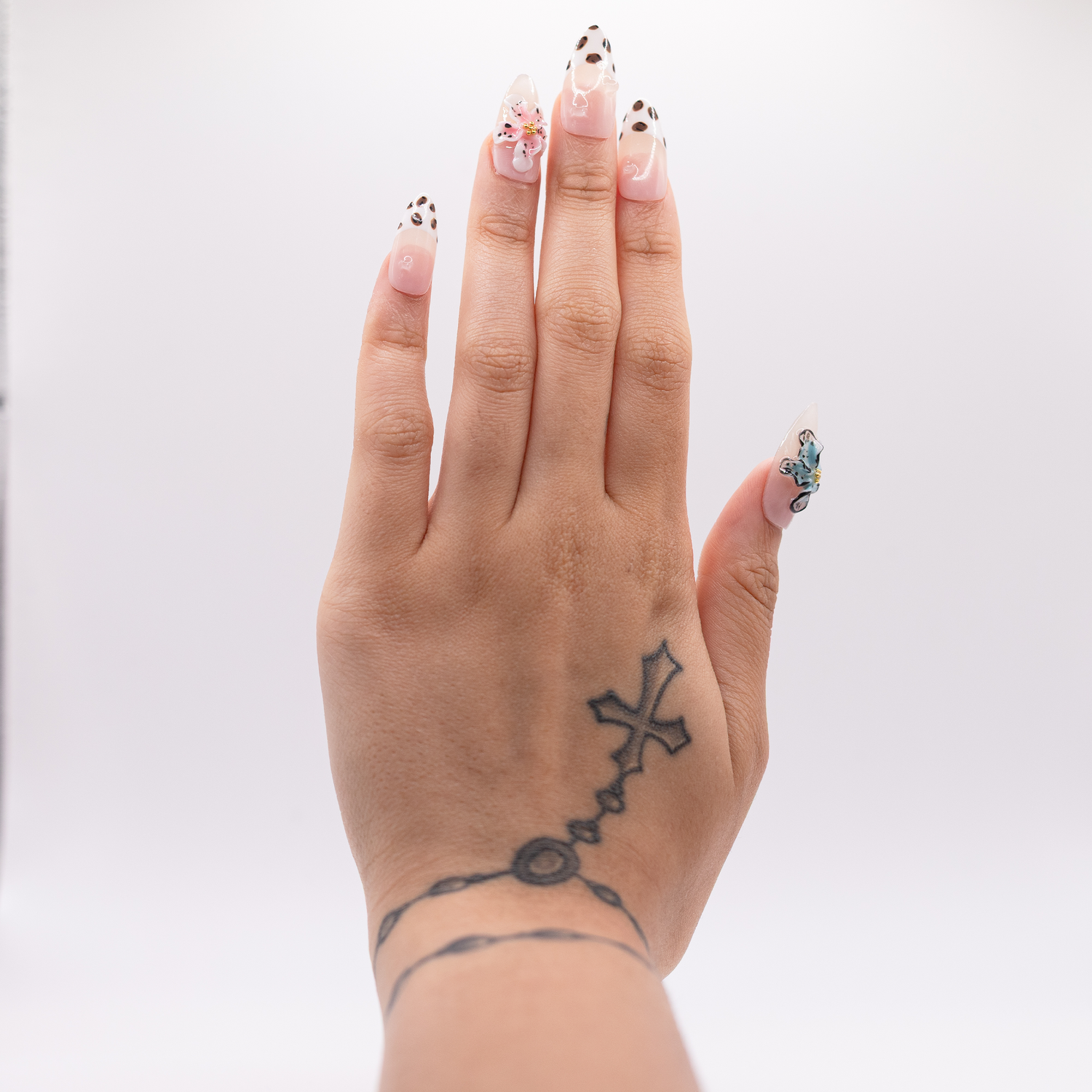 #2502 – Cheetah Chic | Medium, Oval Reusable Ready-to-Wear Nails